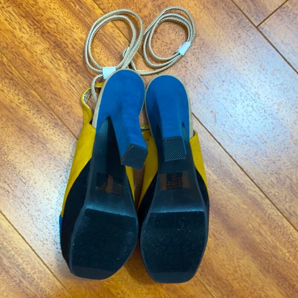 BRAND NEW✨ Bumper Color block thick heels 💙💛🖤 - Picture 3 of 4